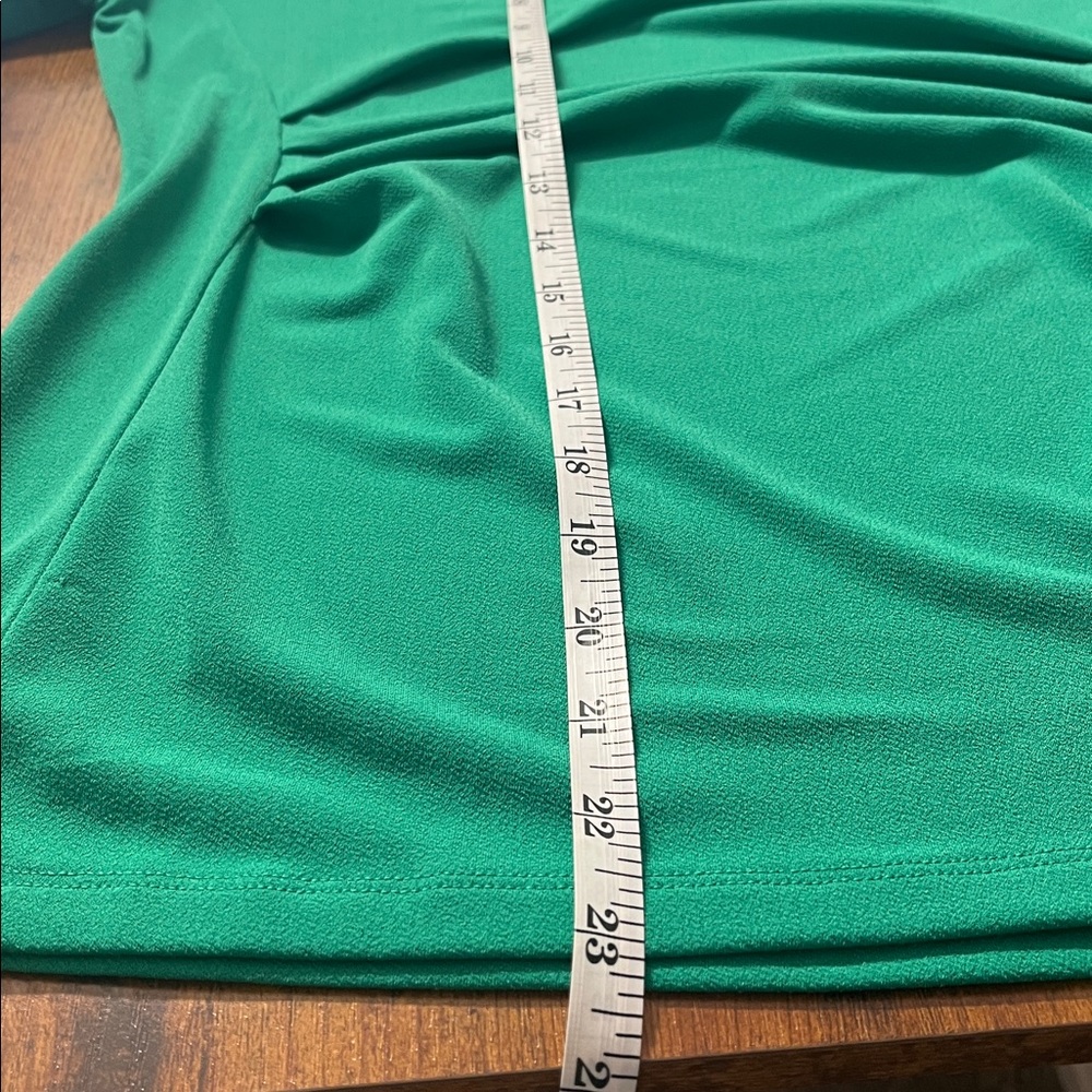 Ann Taylor Vibrant Green Blouse. Size Medium Petite. - Picture 9 of 9